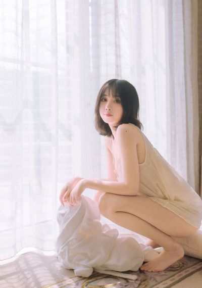 年轻的女教师2在线播放